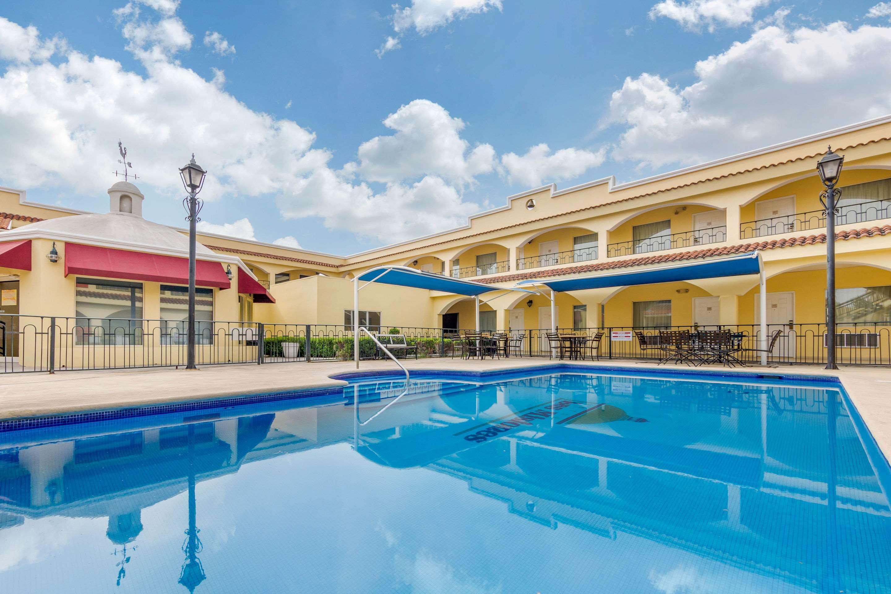 Comfort Inn Monclova Εξωτερικό φωτογραφία